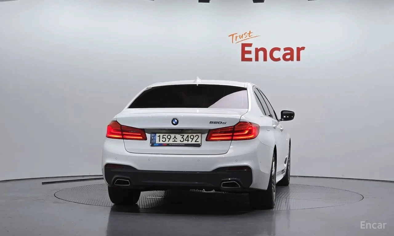 BMW 520 XDRIVE20D * M SPORT* ФИКСИРАНА ЦЕНА ДО БЪЛГАРИЯ*  , снимка 4 - Автомобили и джипове - 56083602