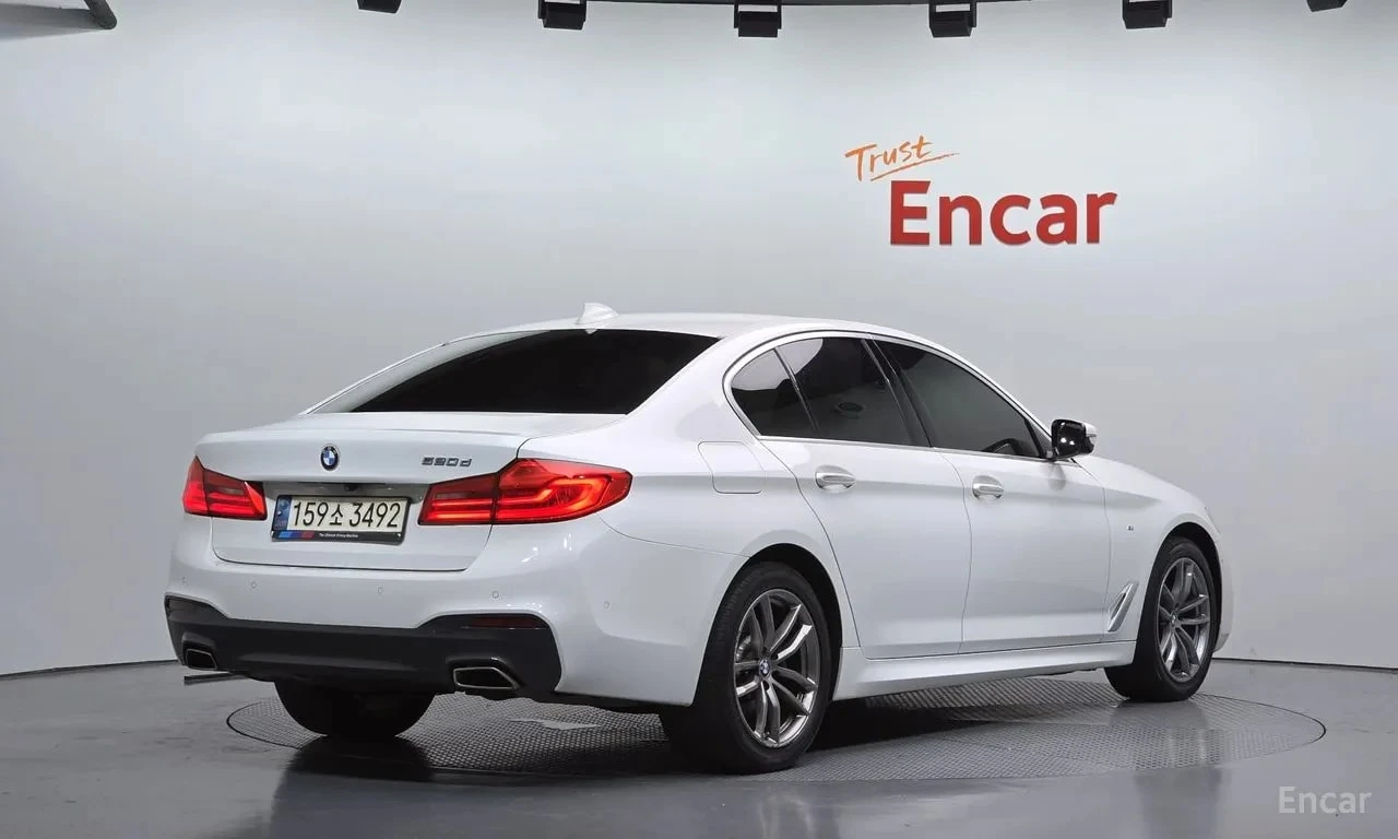 BMW 520 XDRIVE20D * M SPORT* ФИКСИРАНА ЦЕНА ДО БЪЛГАРИЯ*  , снимка 2 - Автомобили и джипове - 56083602