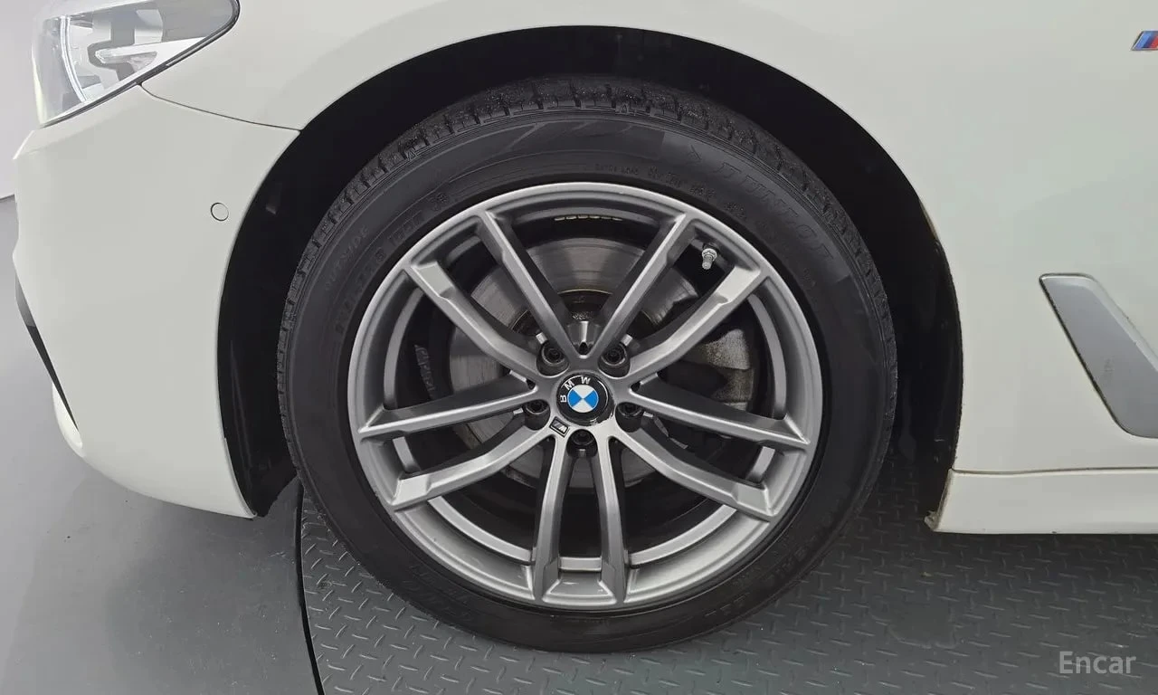 BMW 520 XDRIVE20D * M SPORT* ФИКСИРАНА ЦЕНА ДО БЪЛГАРИЯ*  , снимка 5 - Автомобили и джипове - 56083602