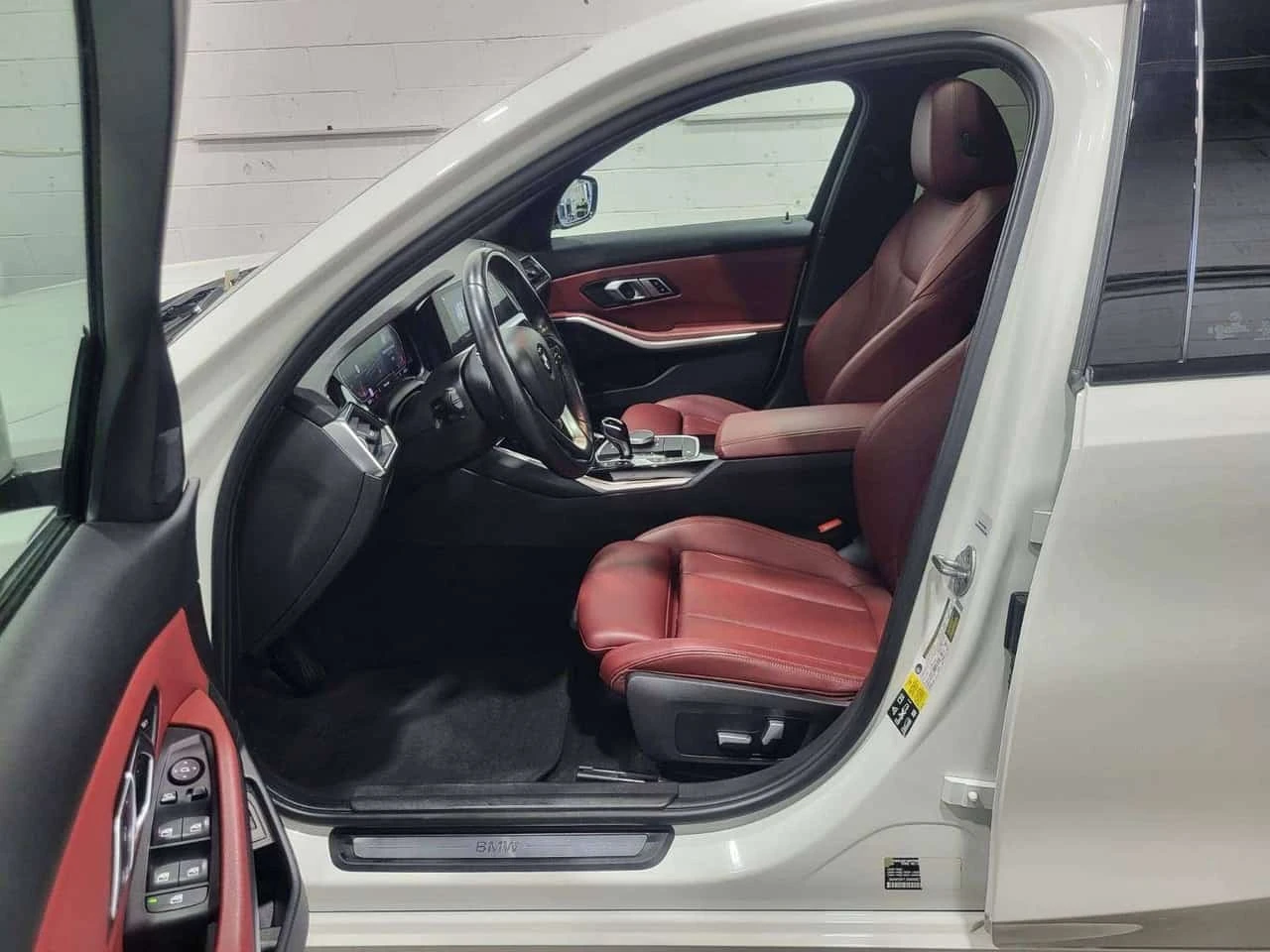 BMW 330 * 330i XDRIVE CUIR ROUGE TOIT OUVRANT CAM RECUL NA | Mobile.bg � ����������� 10