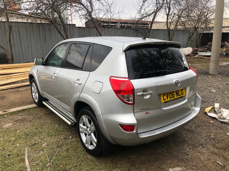 Toyota Rav4 T180 2.2 D-Cat 177к.с 2006г КОЖА НАВИГАЦИЯ НА ЧАСТ, снимка 5 - Автомобили и джипове - 41260142