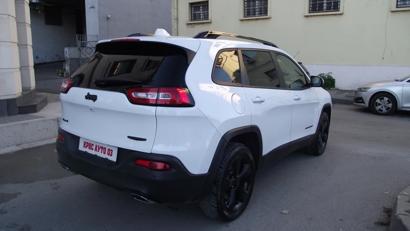 Jeep Cherokee 2.2.d.200.k.c.4x4.Full extri., снимка 3 - Автомобили и джипове - 47674511