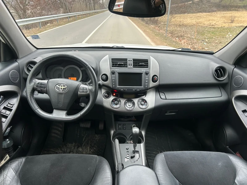 Toyota Rav4 2.2 ТОП КАТО НОВА, снимка 8 - Автомобили и джипове - 48868471