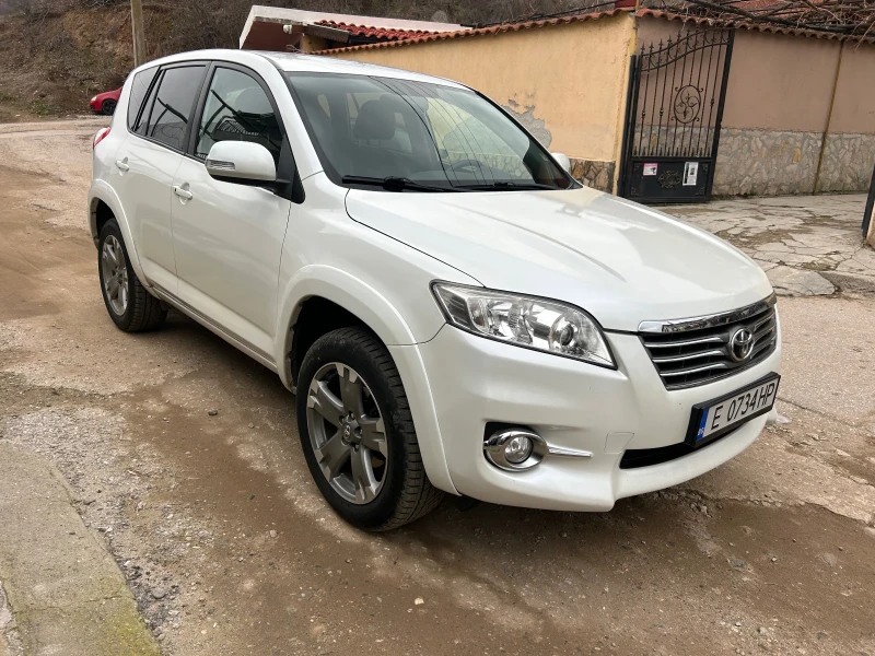 Toyota Rav4 2.2 ТОП КАТО НОВА, снимка 13 - Автомобили и джипове - 48868471