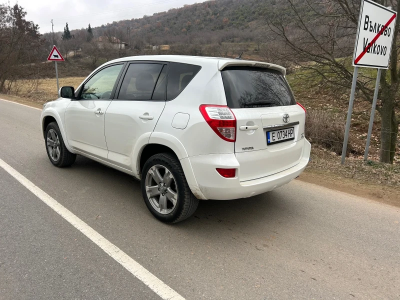 Toyota Rav4 2.2 ТОП КАТО НОВА, снимка 5 - Автомобили и джипове - 48868471