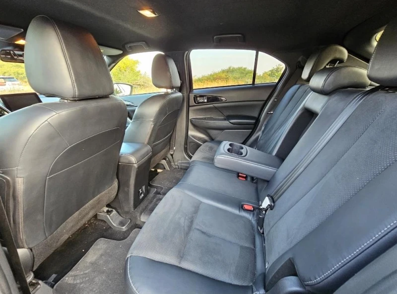 Mitsubishi Eclipse Cross PHEV Лична Кола, снимка 13 - Автомобили и джипове - 51600123