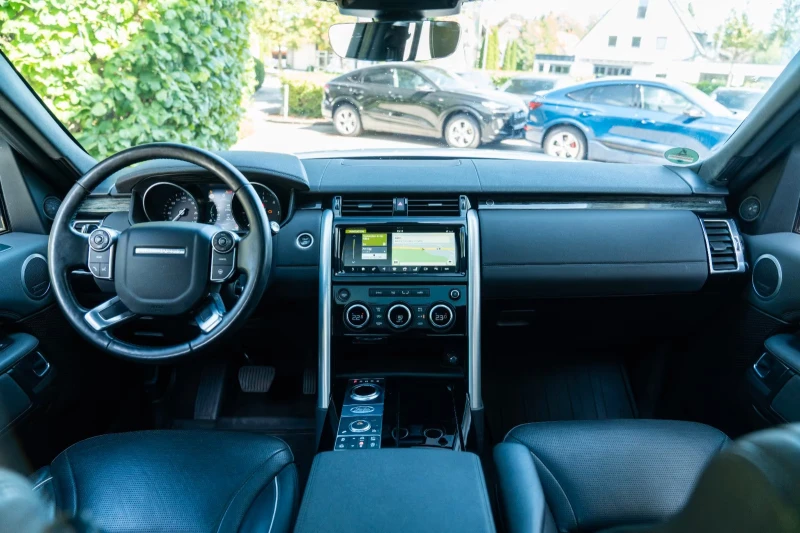 Land Rover Discovery SD4/241HP/HSE/PANO/NAVI/DIGITAL/746v, снимка 10 - Автомобили и джипове - 52133137