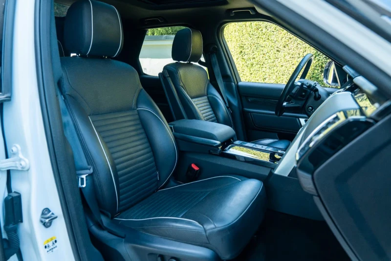 Land Rover Discovery SD4/241HP/HSE/PANO/NAVI/DIGITAL/746v, снимка 13 - Автомобили и джипове - 52133137