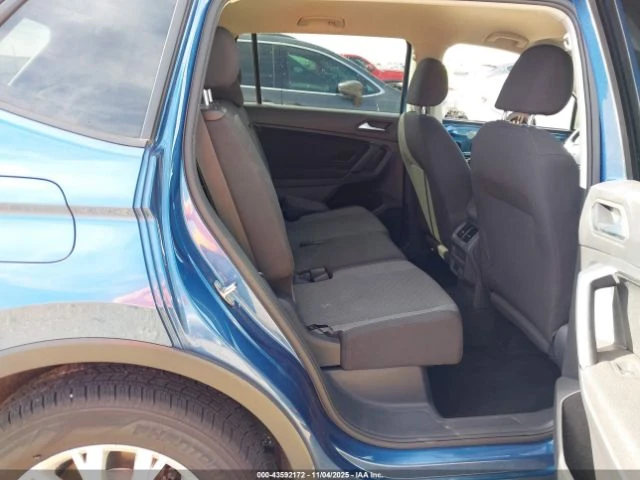 VW Tiguan 2.0T S, снимка 9 - Автомобили и джипове - 53141682