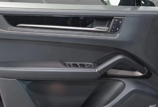 Porsche Cayenne Turbo E-Hybrid = Sport Design = Гаранция, снимка 4 - Автомобили и джипове - 54125882