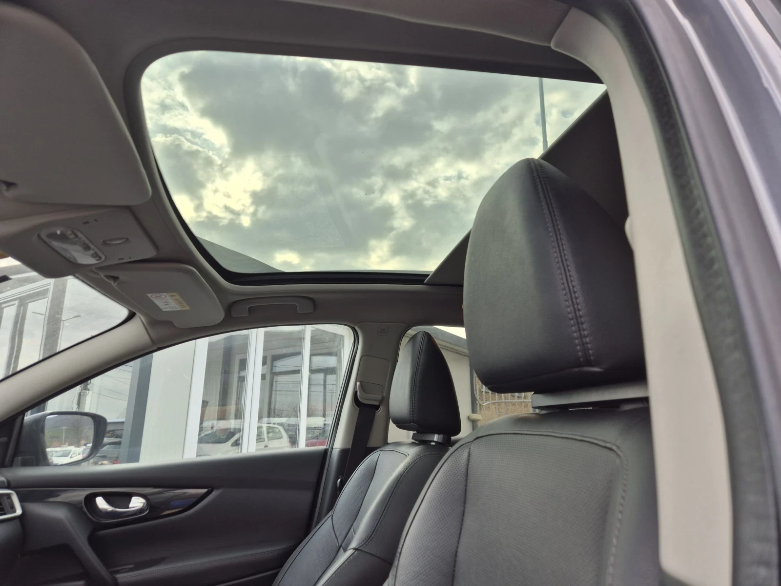 Nissan Qashqai 1.2i | Mobile.bg � ����������� 15