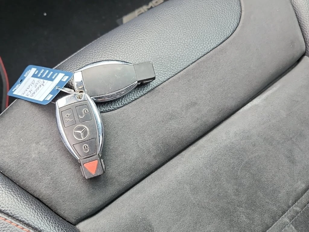 Mercedes-Benz GLC 43 AMG PANO* HEATED SEATS* MEMORY* Keyless - изображение 6