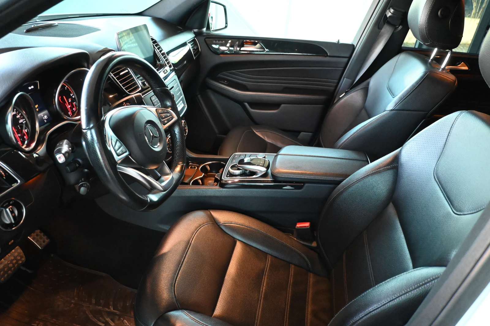 Mercedes-Benz GLE 43 AMG, снимка 7 - Автомобили и джипове - 53902610