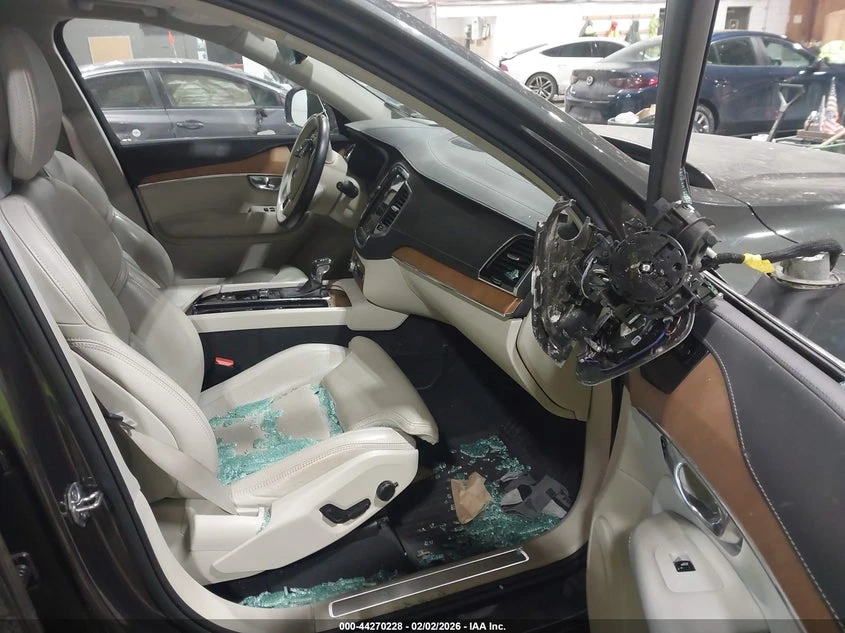 Volvo Xc90 2l T6 Inscription 7 Passenger, снимка 5 - Автомобили и джипове - 54141664