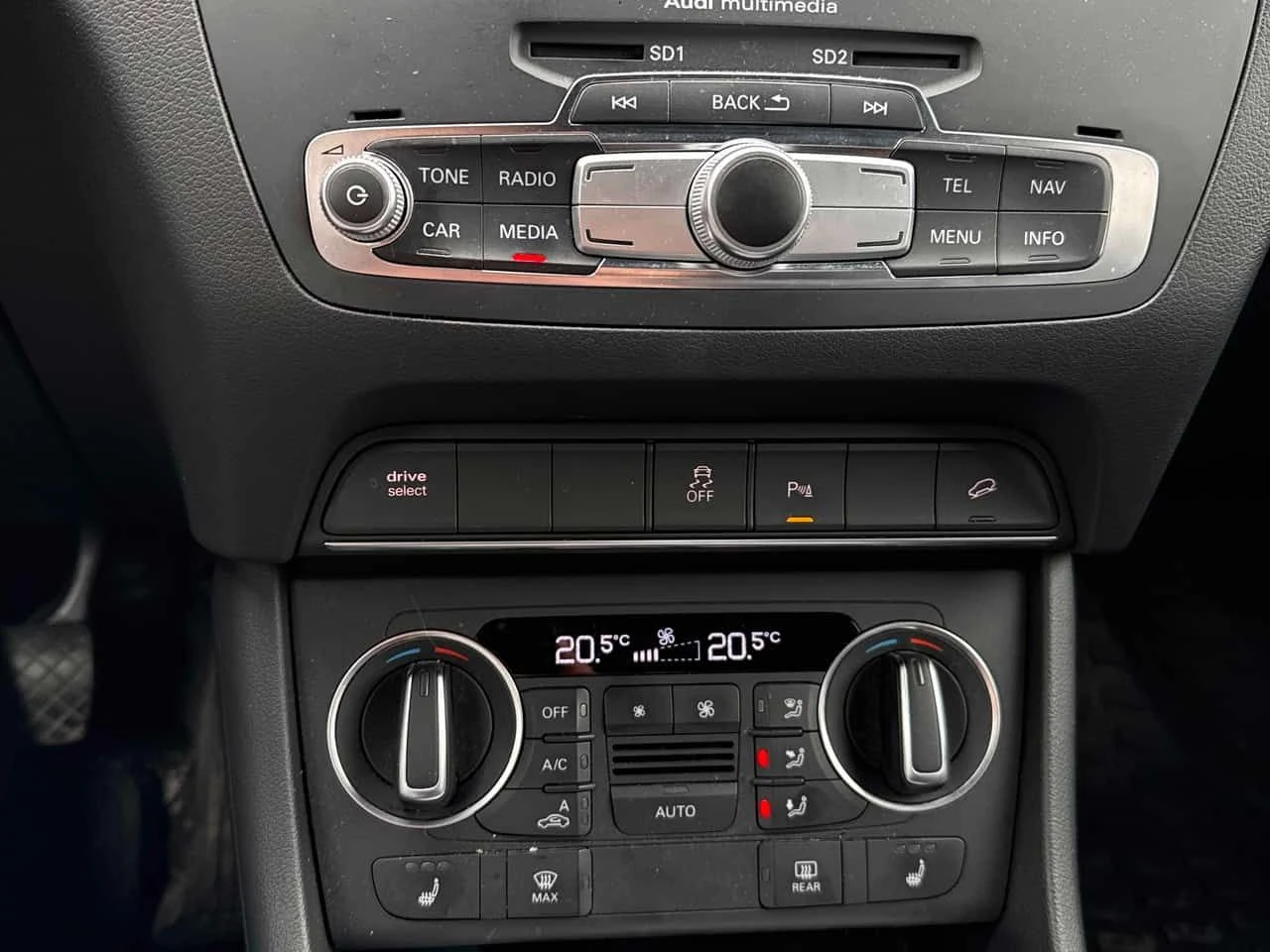 Audi Q3 * Progressiv * CARFAX * 2 КЛЮЧА * ПАНО * KEYLESS, снимка 11 - Автомобили и джипове - 54152985