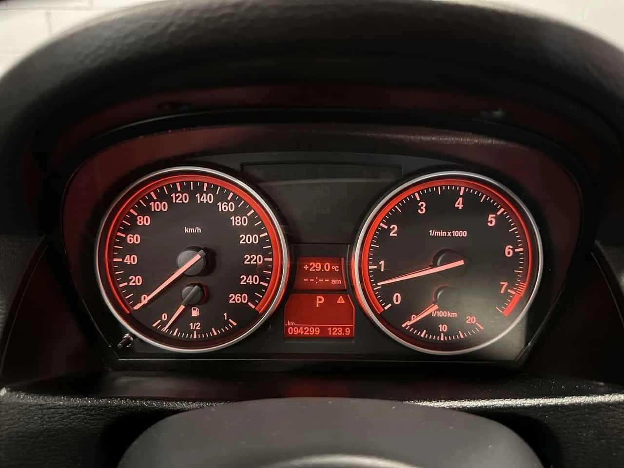 BMW X1 * 28i/X DRIVE/PANO ROOF/BLUETOOTH/ HEATED SEATS * , снимка 16 - Автомобили и джипове - 54894691