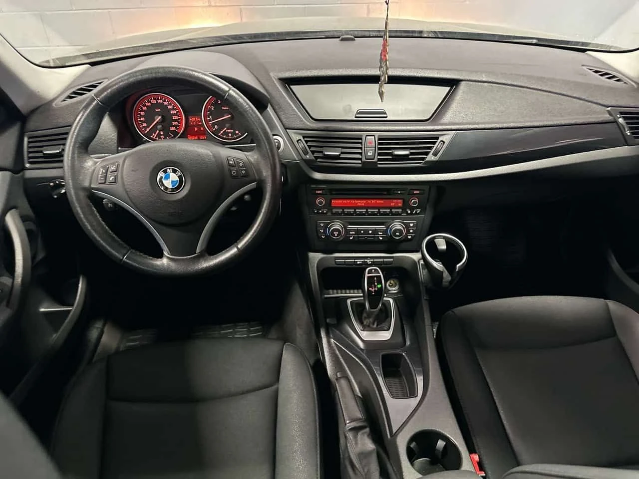 BMW X1 * 28i/X DRIVE/PANO ROOF/BLUETOOTH/ HEATED SEATS * , снимка 9 - Автомобили и джипове - 54894691