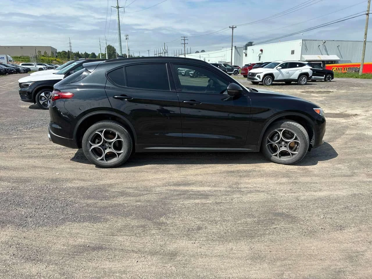 Alfa Romeo Stelvio * Sprint * АВТОКРЕДИТ БЕЗ ПЪРВОНАЧАЛНА ВНОСКА* , снимка 3 - Автомобили и джипове - 54908853