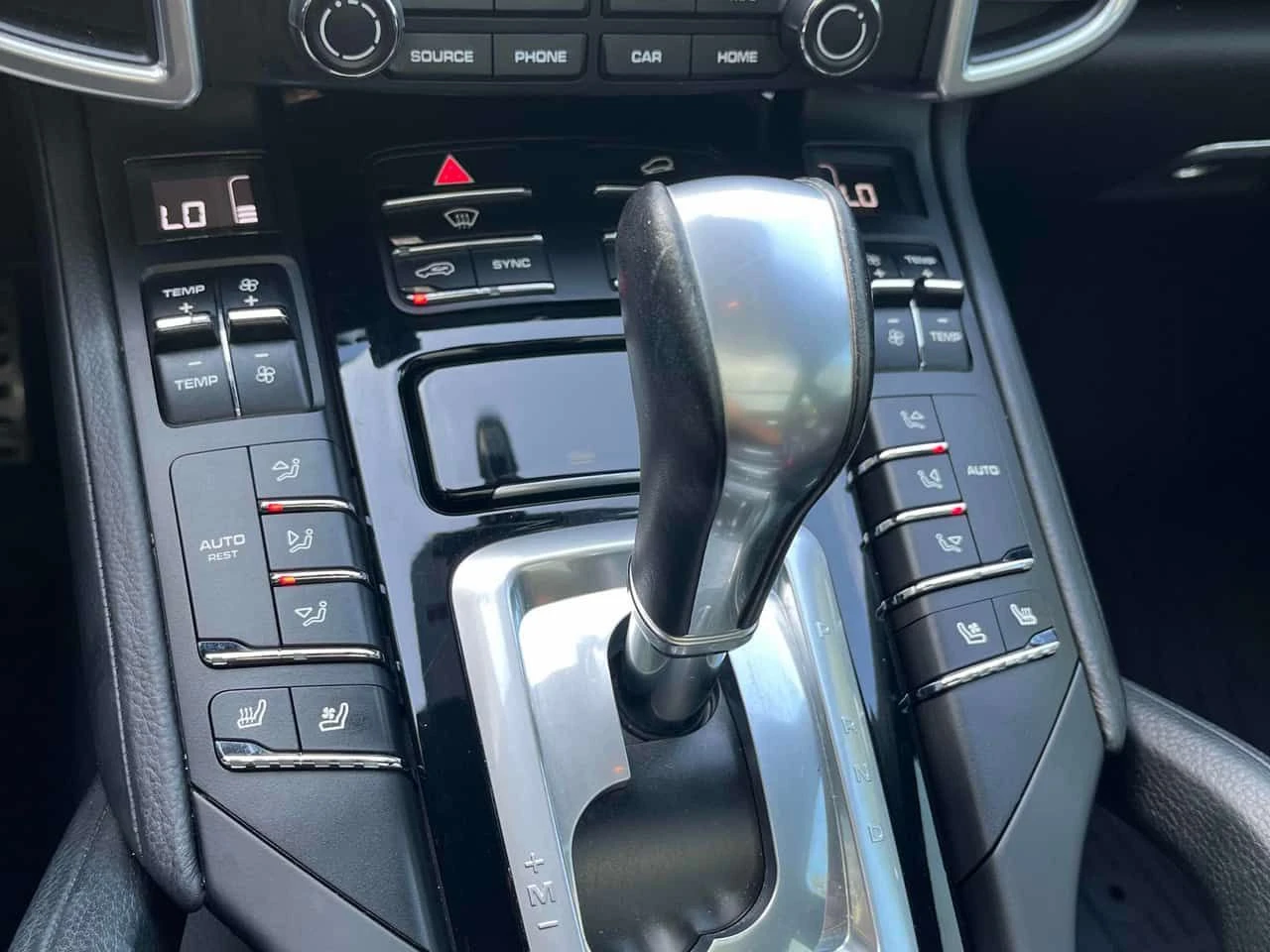 Porsche Cayenne * S E Hybrid * ЛИЦЕНЗИРАН ДИЛЪР * CARFAX, снимка 11 - Автомобили и джипове - 55579318