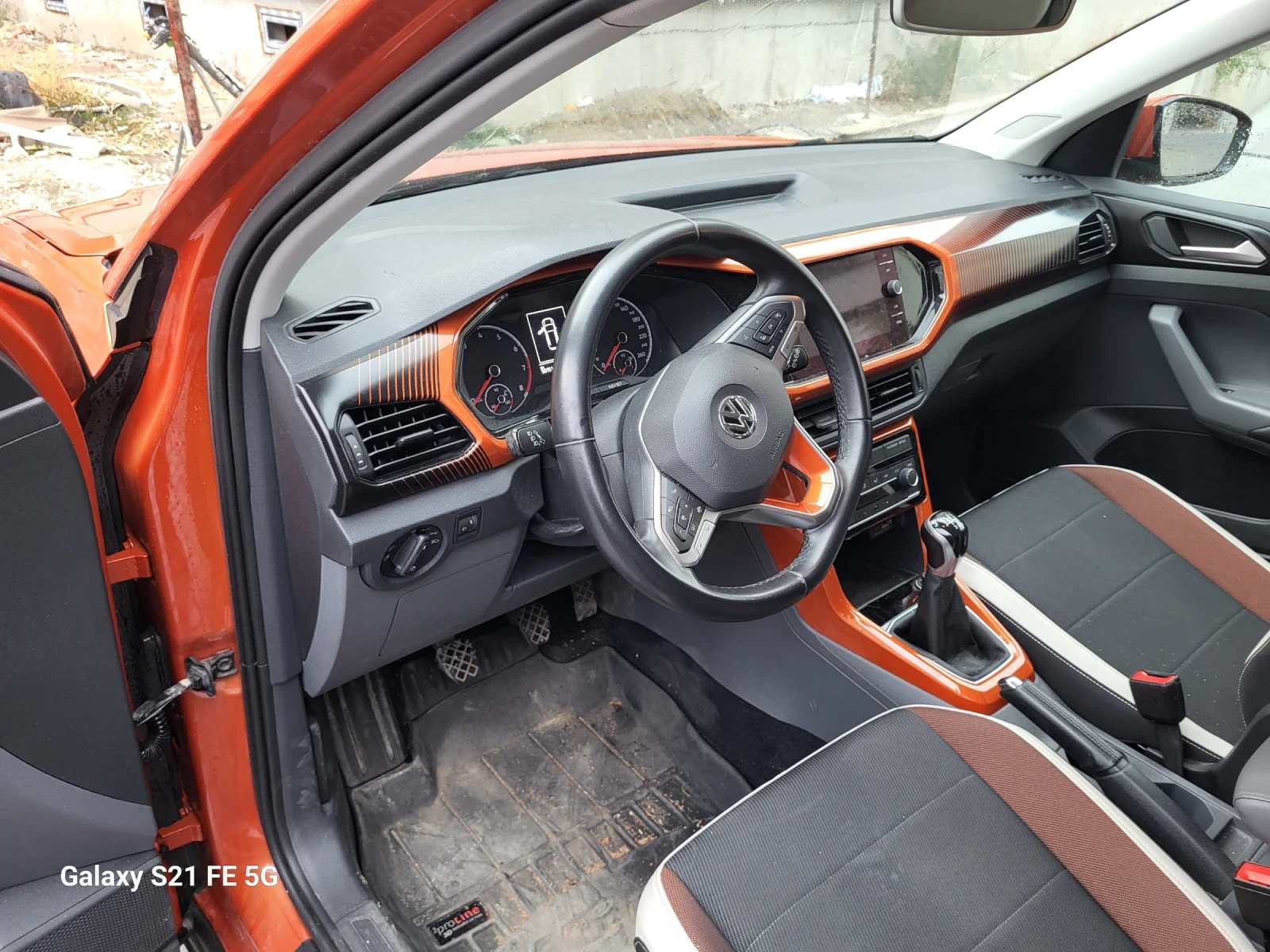VW T-Cross, снимка 3 - Автомобили и джипове - 56466518