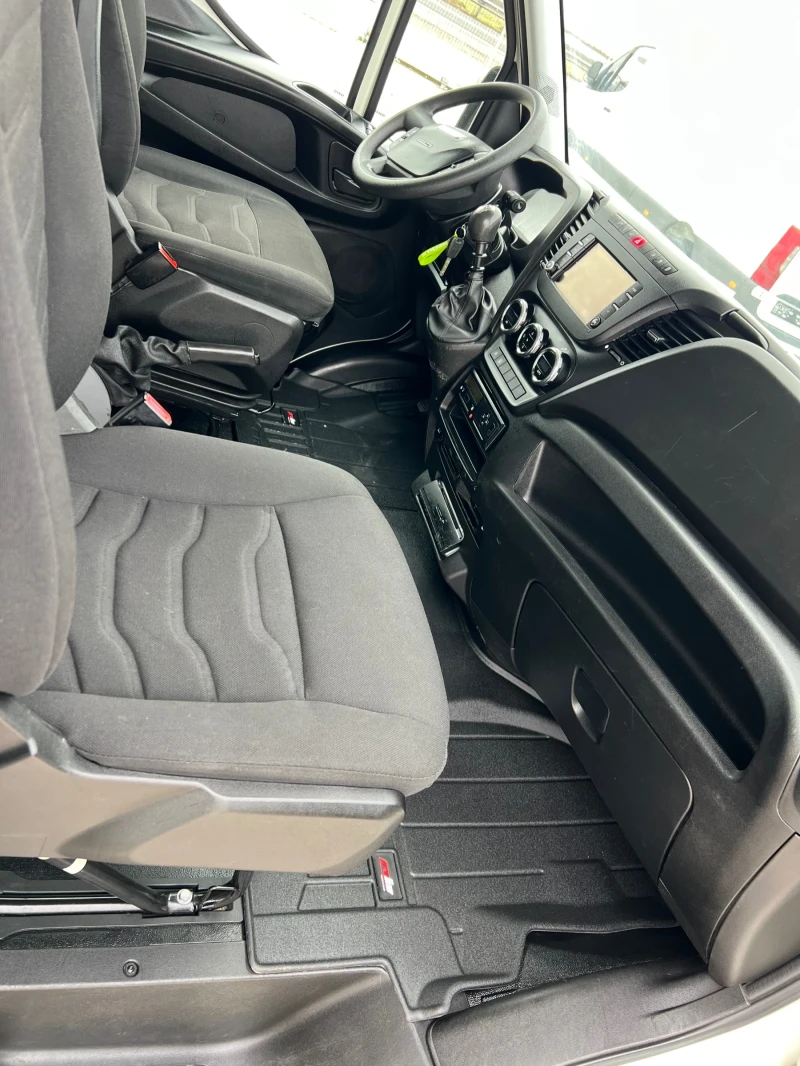 Iveco 35c15 ДЪЛЖИНА 5.10 М - EURO 6 - КЛИМАТРОНИК, снимка 17 - Бусове и автобуси - 53237400