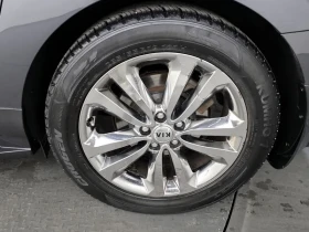 Kia Carnival 2.2D/ 9-Seater Prestige, снимка 5