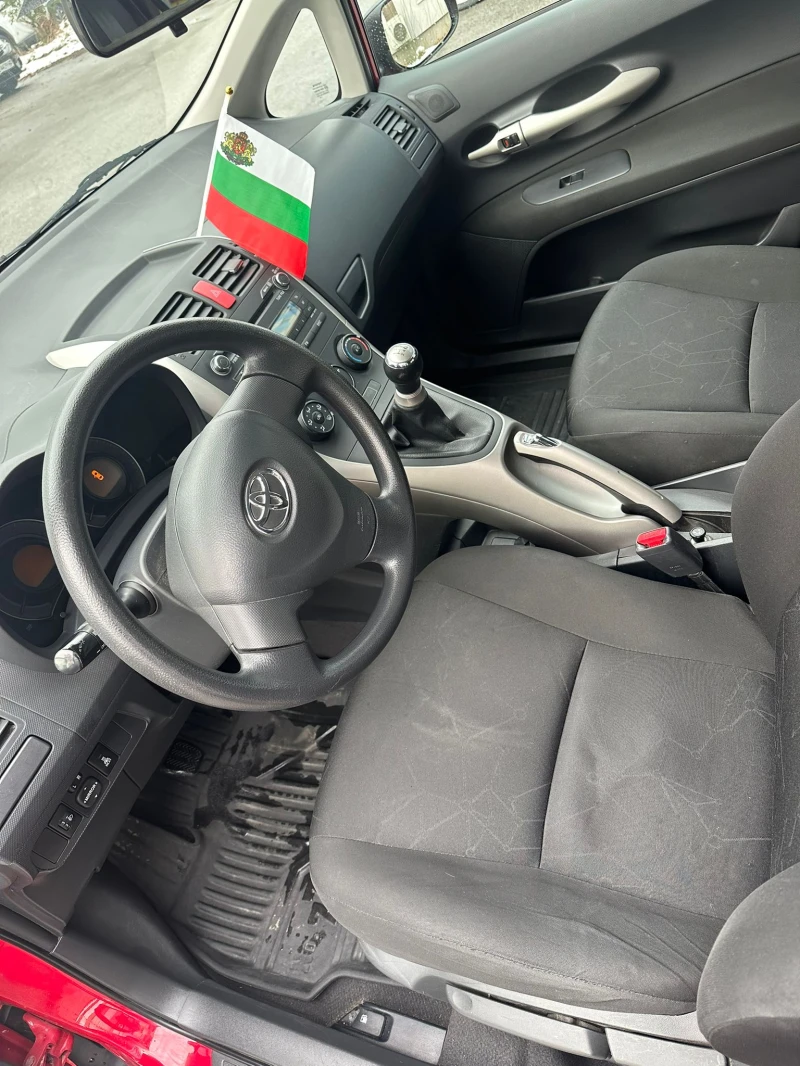 Toyota Auris, снимка 5 - Автомобили и джипове - 48685947