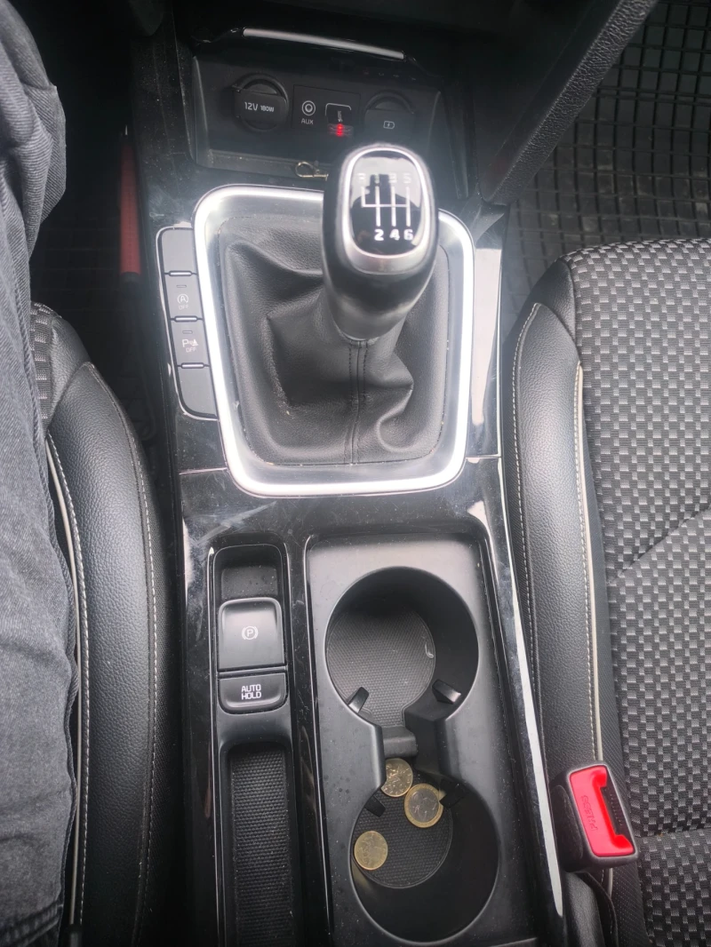 Kia Ceed 1.4 T-GDI, снимка 9 - Автомобили и джипове - 52341047