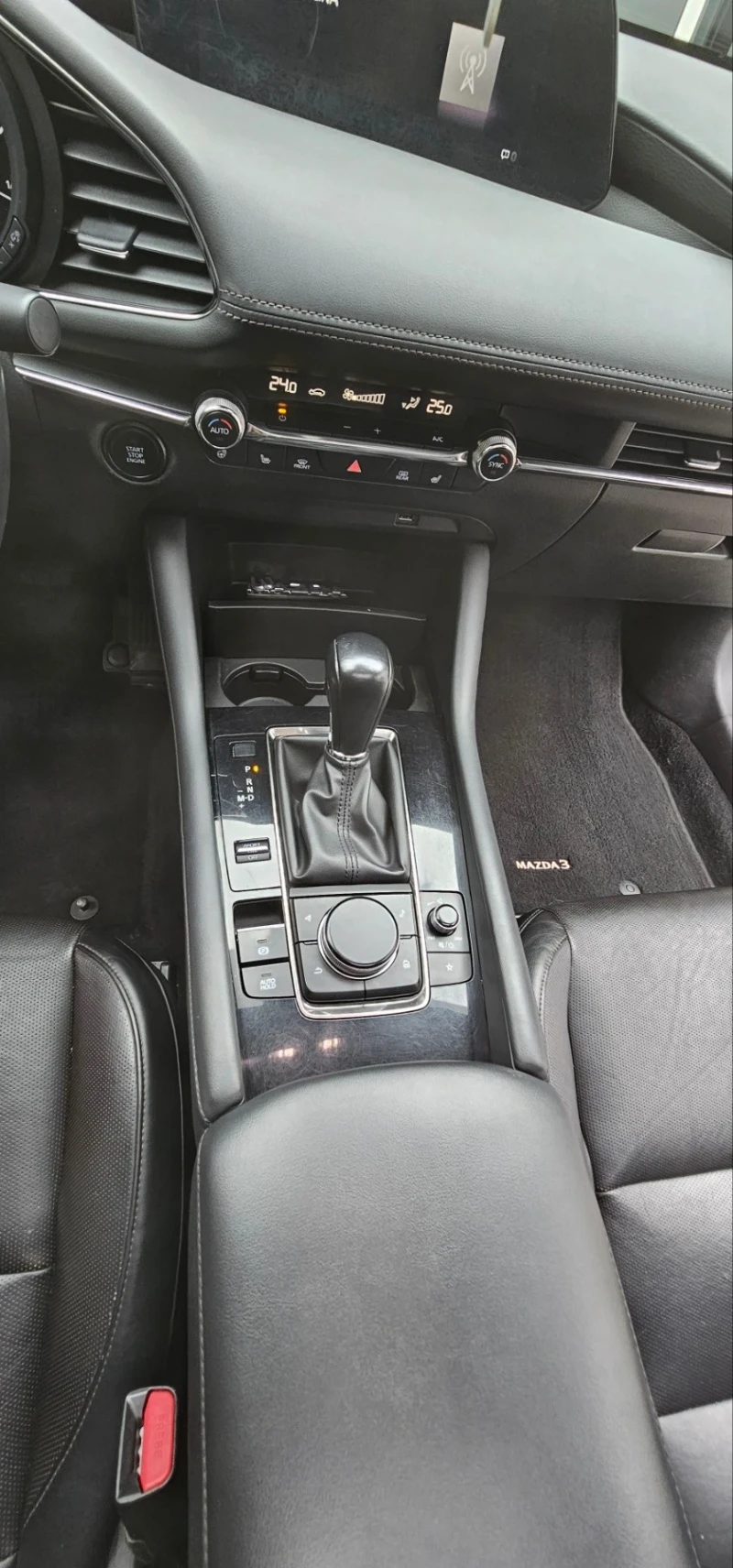 Mazda 3 2.5i  4x4  FULL, снимка 11 - Автомобили и джипове - 52550790