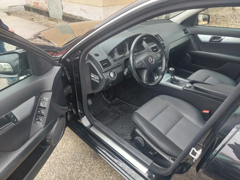 Mercedes-Benz C 180 1, 8i Компресор-156ксТОП СЪСТОЯНИЕ, снимка 13 - Автомобили и джипове - 52971568