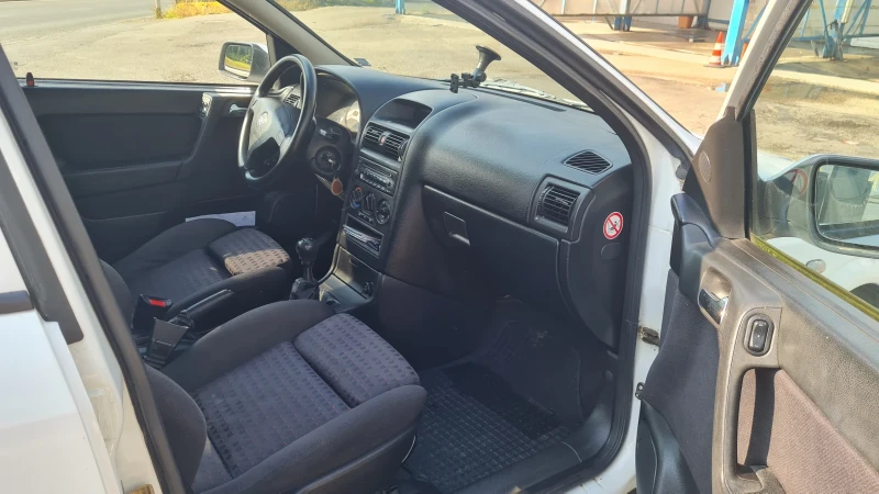 Opel Astra 2.0 DTI , снимка 8 - Автомобили и джипове - 52972067
