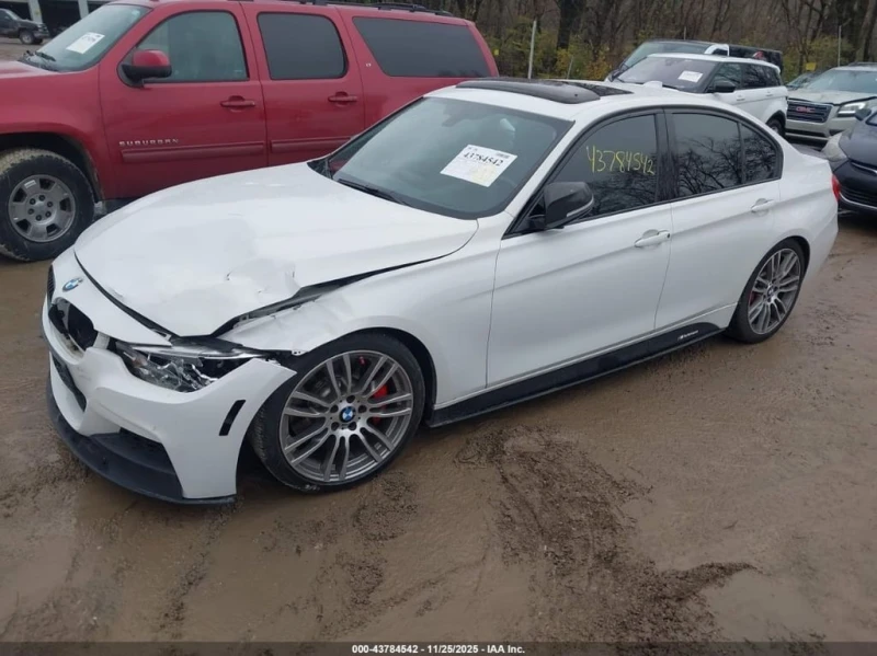 BMW 335 * CARFAX * ФИНАНСИРАНЕ , снимка 3 - Автомобили и джипове - 53153363
