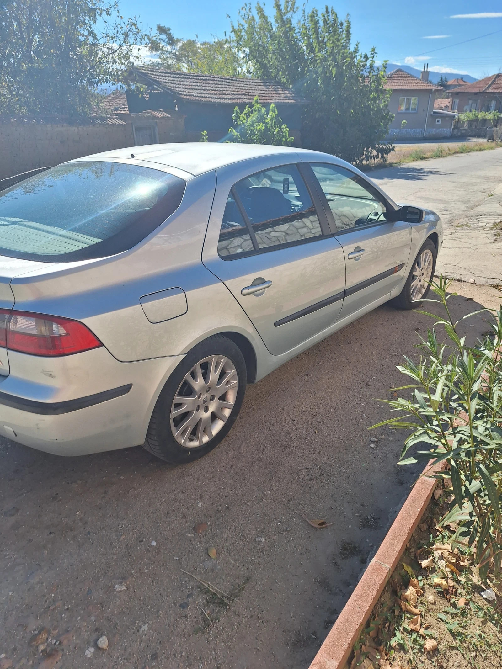 Renault Laguna 1.9 - изображение 4