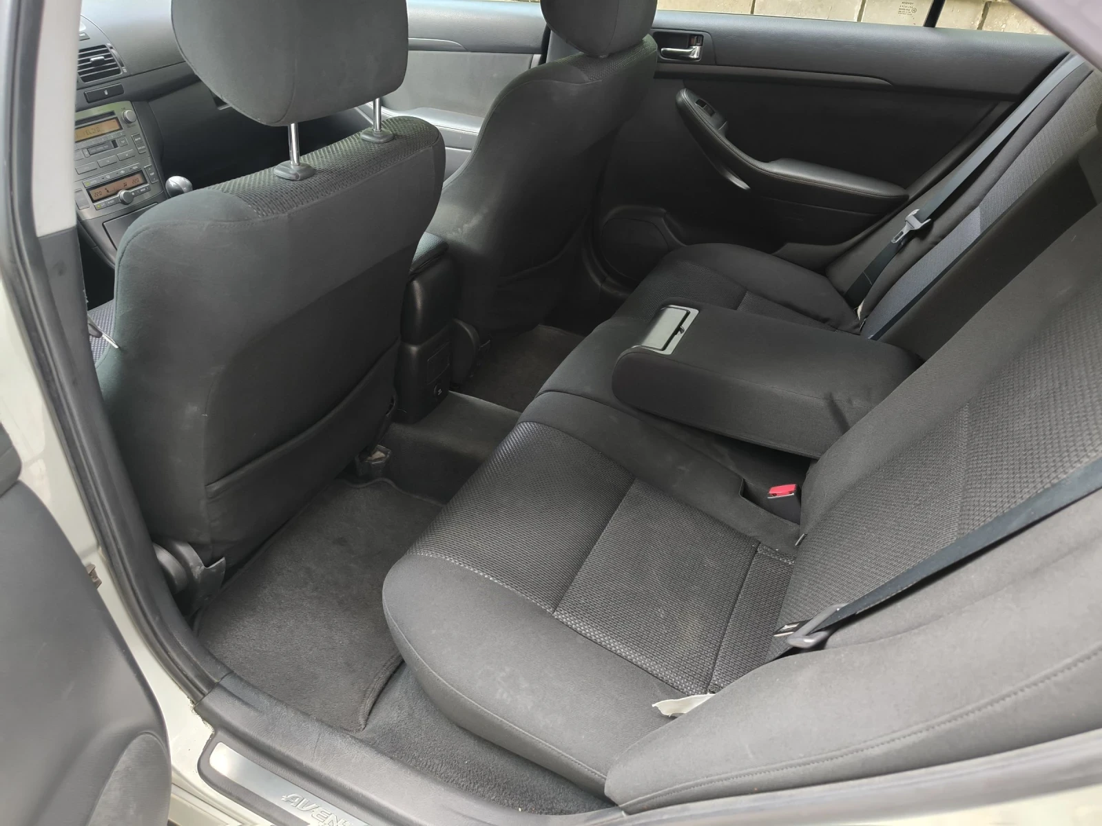 Toyota Avensis 1.8 VVTi газов инжекцион - изображение 9