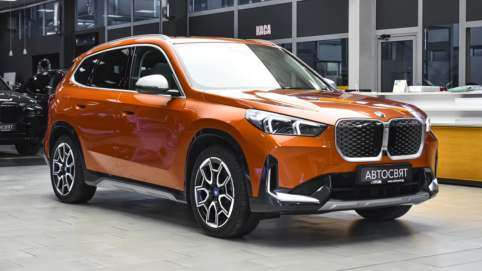 BMW iX1 xDrive30 X Line - изображение 5