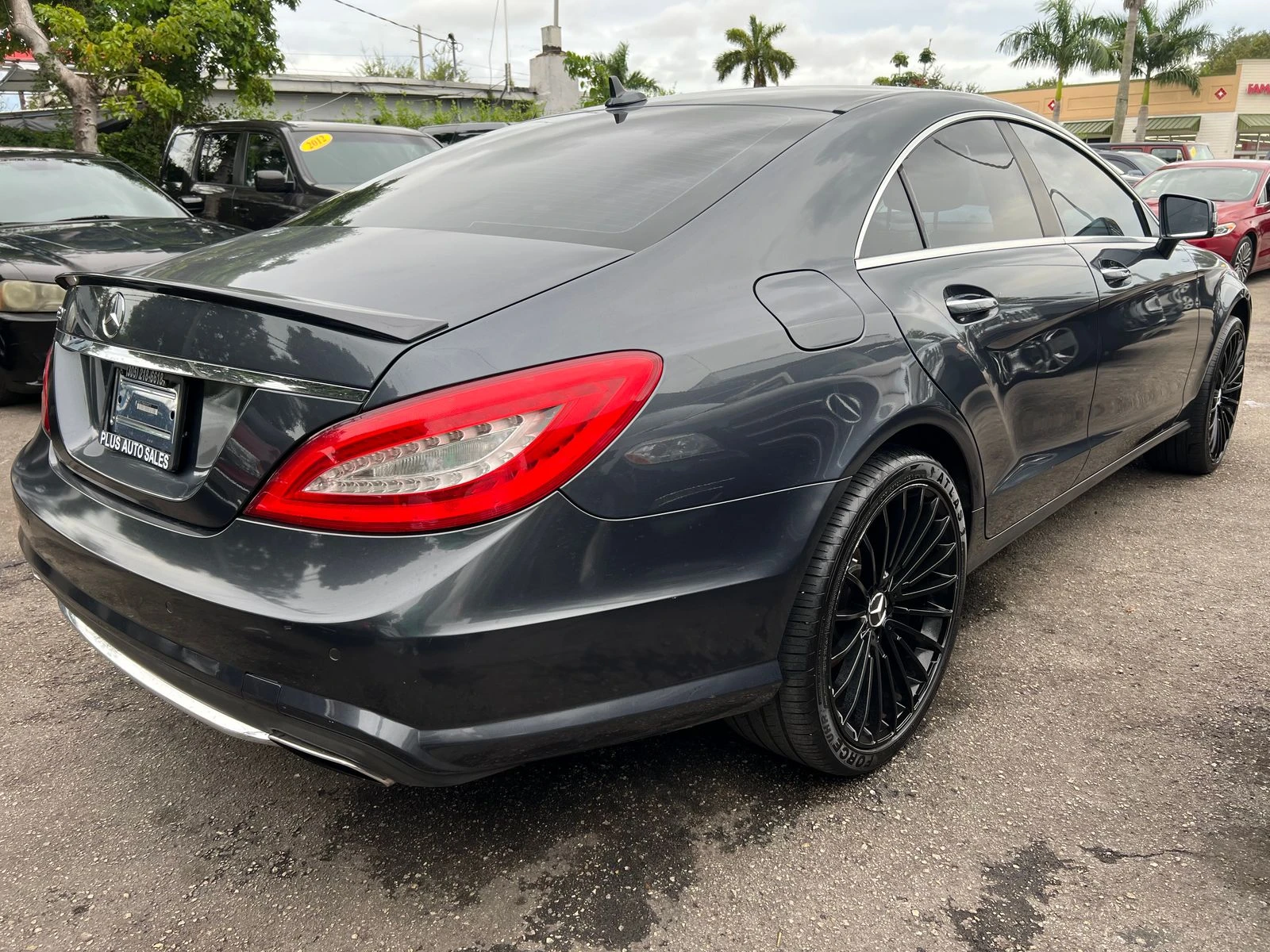 Mercedes-Benz CLS 550 AMG PACK* LANE ASSIST* HARMAN* KEYLESS GO* М.ТОЧКА - изображение 4