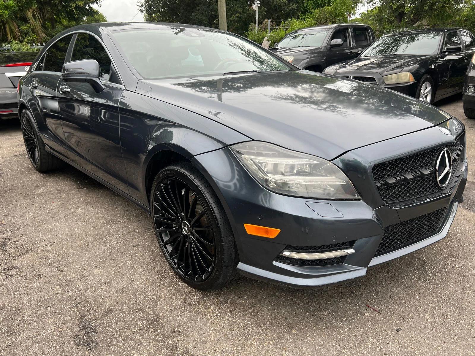 Mercedes-Benz CLS 550 AMG PACK* LANE ASSIST* HARMAN* KEYLESS GO* М.ТОЧКА - изображение 3