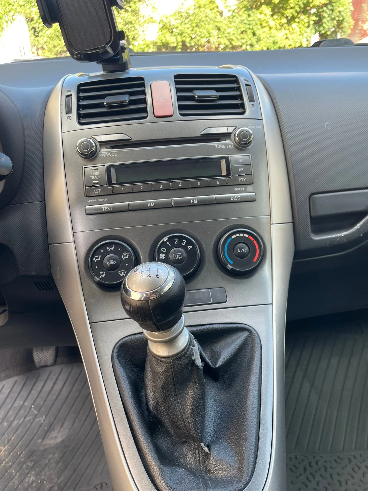 Toyota Auris  - изображение 3