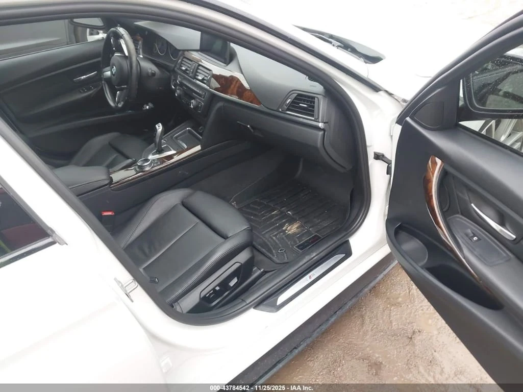 BMW 335 * CARFAX * ФИНАНСИРАНЕ  - изображение 9