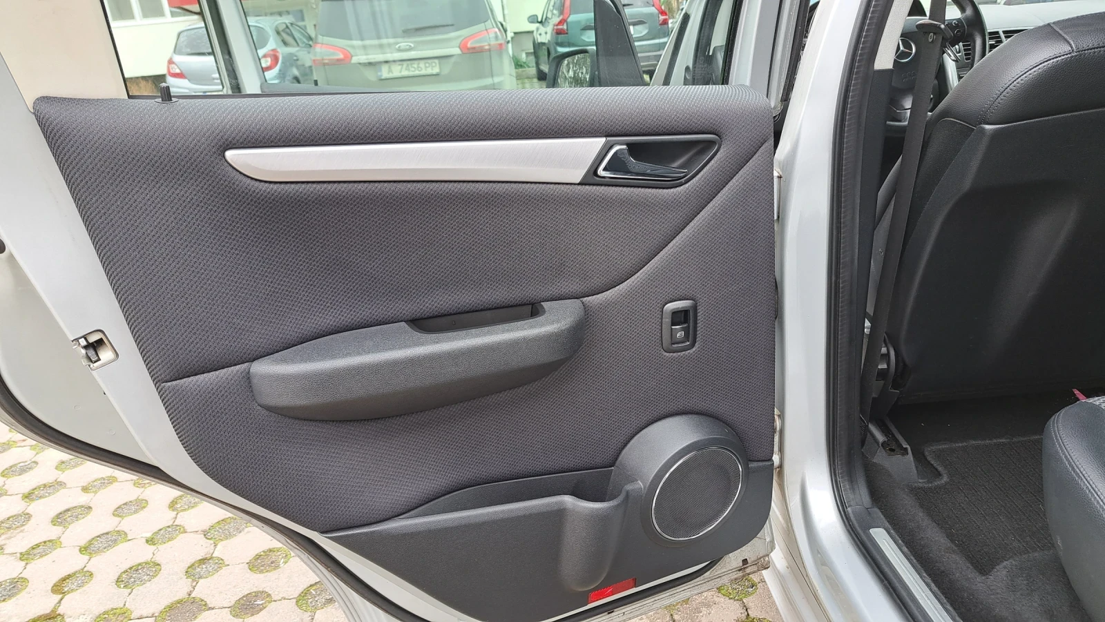 Mercedes-Benz A 200 Facelift , снимка 12 - Автомобили и джипове - 54101664