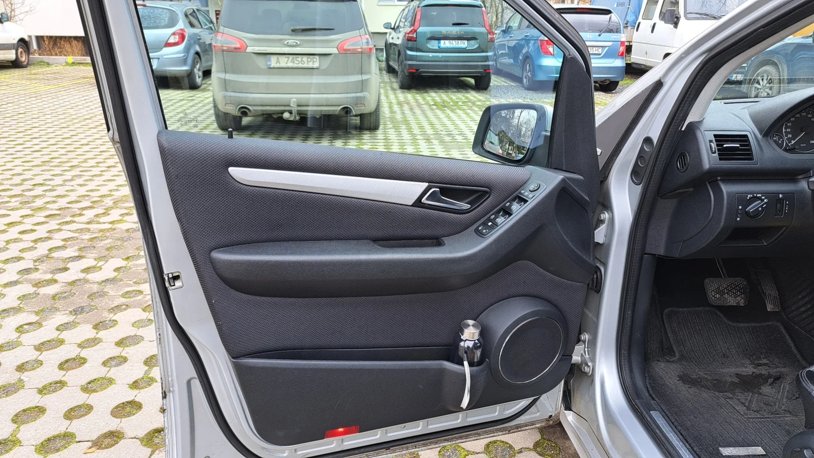 Mercedes-Benz A 200 Facelift , снимка 9 - Автомобили и джипове - 54101664