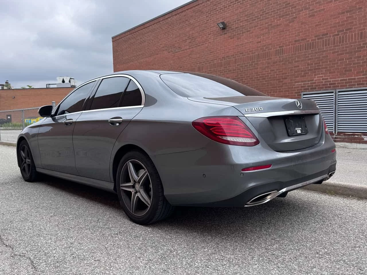 Mercedes-Benz E 300 АМГ ПАКЕТ/ДИСТРОНИК/ПОДГРЕВ/ПАНОРАМА/CARFAX/, снимка 10 - Автомобили и джипове - 55053934