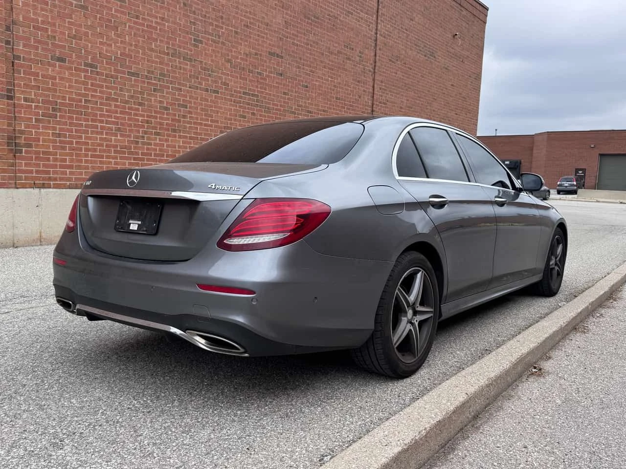 Mercedes-Benz E 300 АМГ ПАКЕТ/ДИСТРОНИК/ПОДГРЕВ/ПАНОРАМА/CARFAX/, снимка 9 - Автомобили и джипове - 55053934
