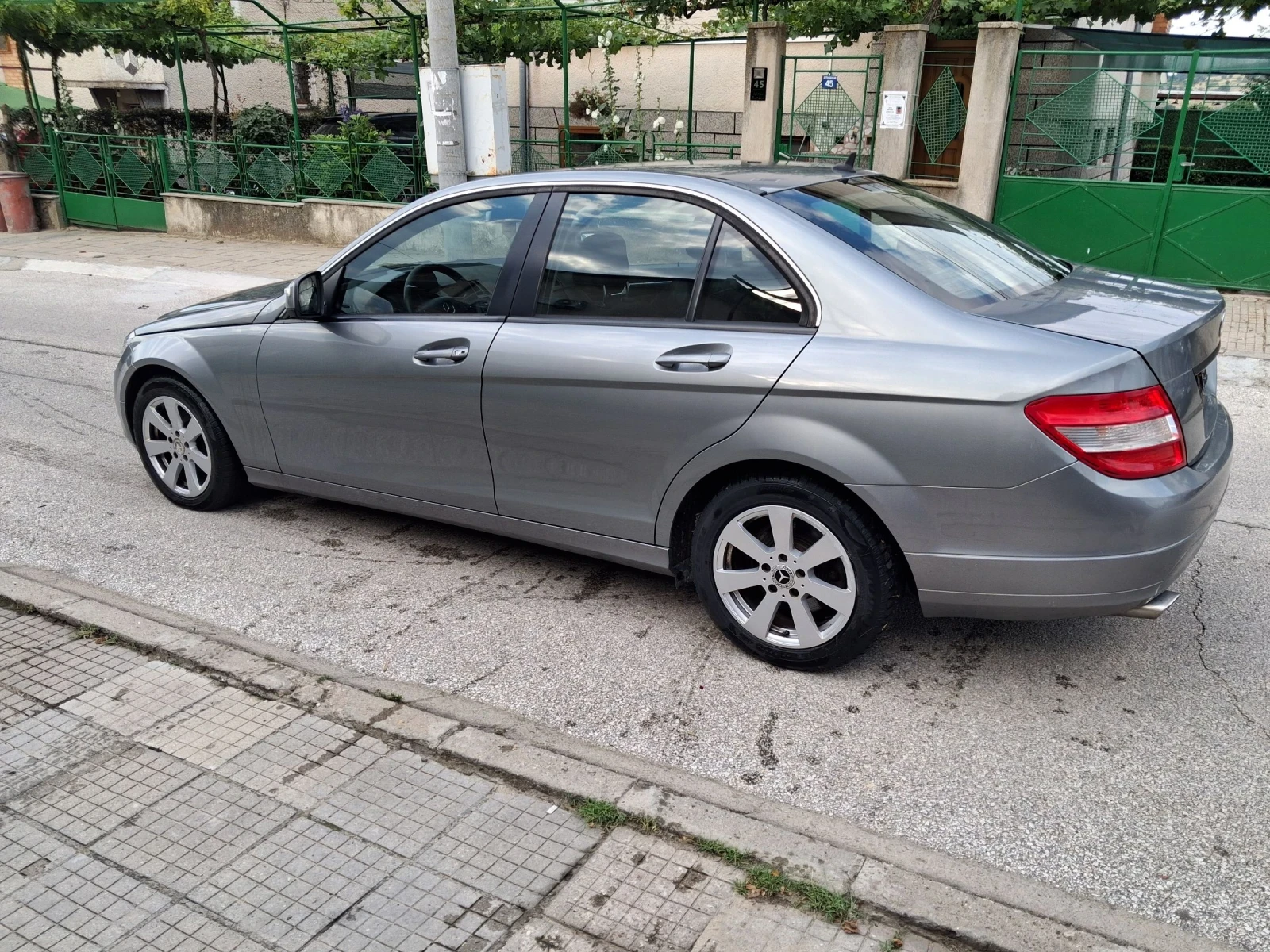 Mercedes-Benz C 220 2.2 CDI ШЕСТ СКОРОСТИ, снимка 5 - Автомобили и джипове - 55066661