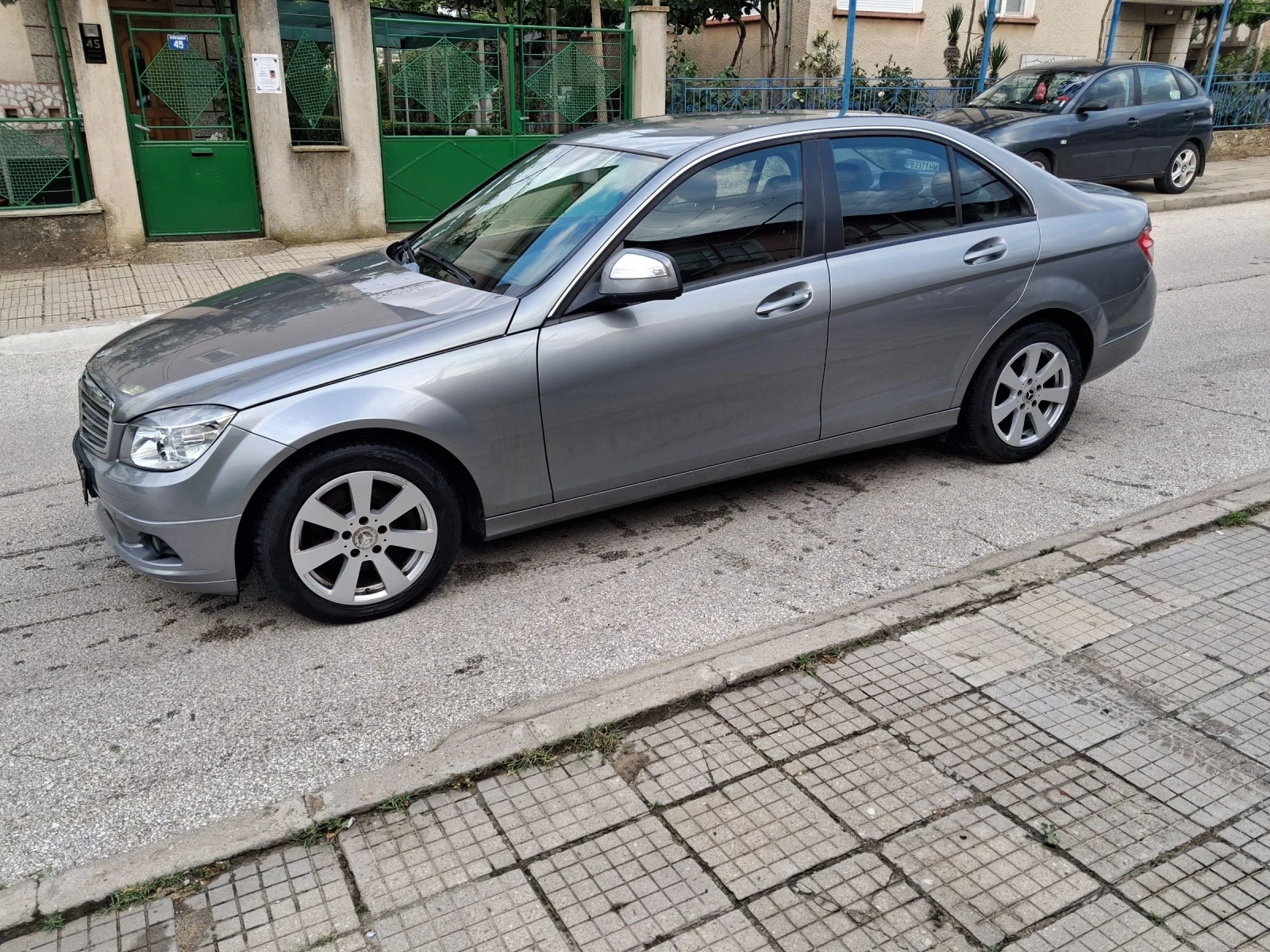Mercedes-Benz C 220 2.2 CDI ШЕСТ СКОРОСТИ, снимка 3 - Автомобили и джипове - 55066661
