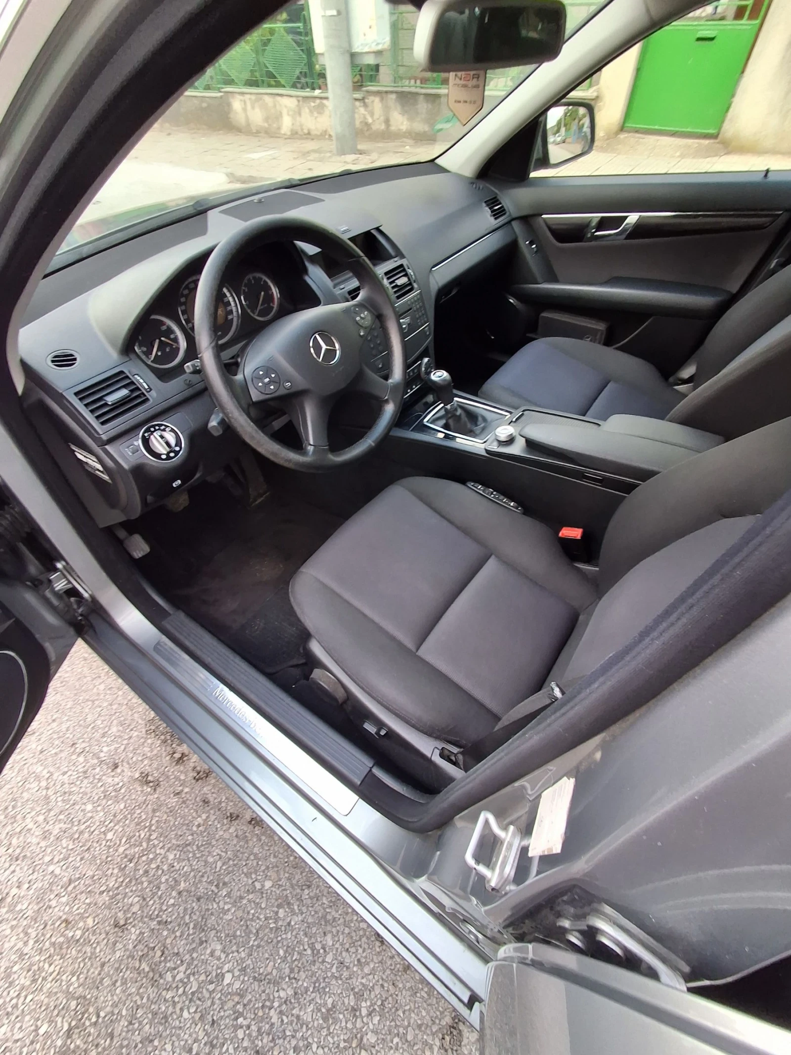 Mercedes-Benz C 220 2.2 CDI ШЕСТ СКОРОСТИ, снимка 15 - Автомобили и джипове - 55066661
