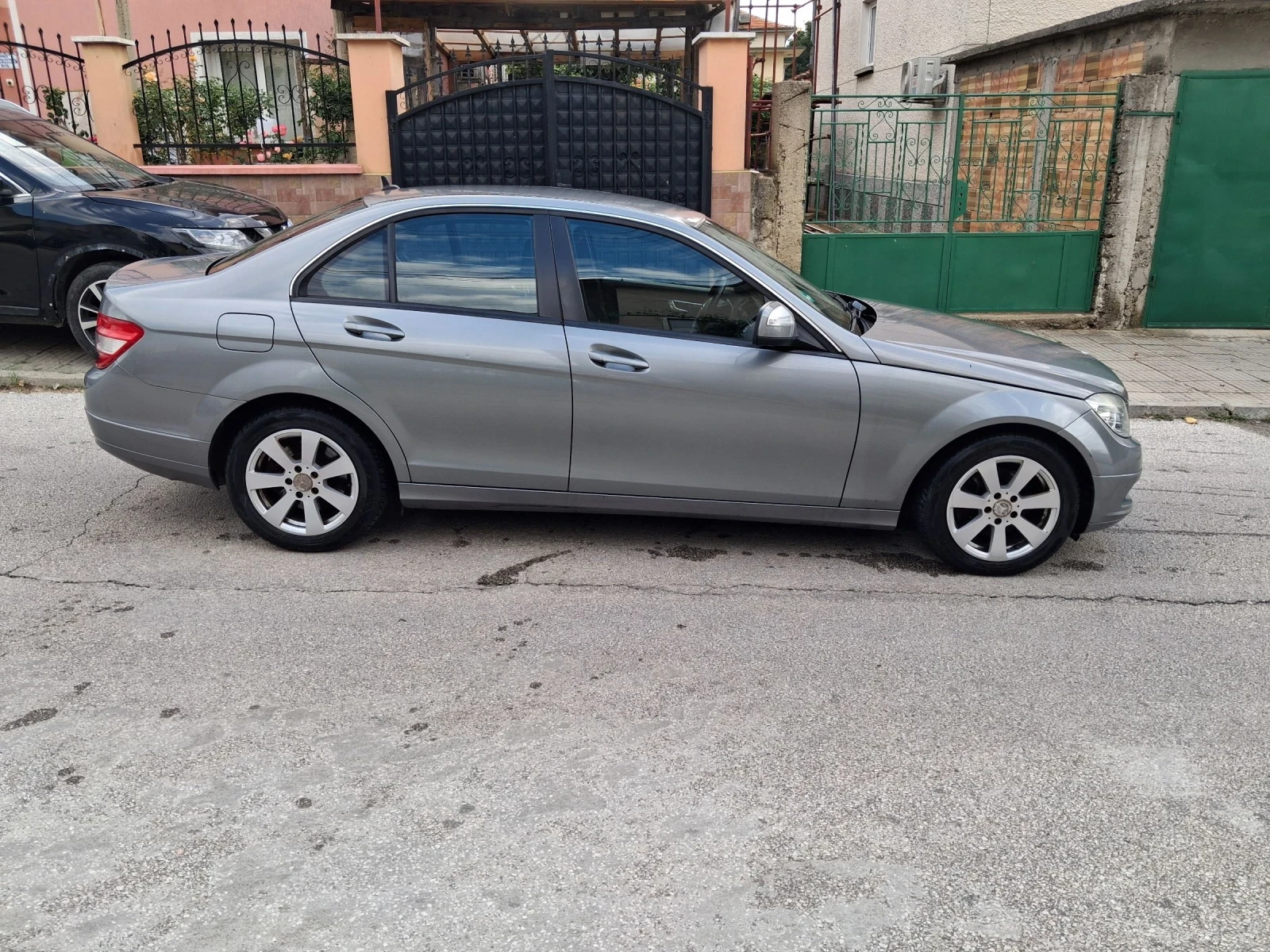 Mercedes-Benz C 220 2.2 CDI ШЕСТ СКОРОСТИ, снимка 9 - Автомобили и джипове - 55066661