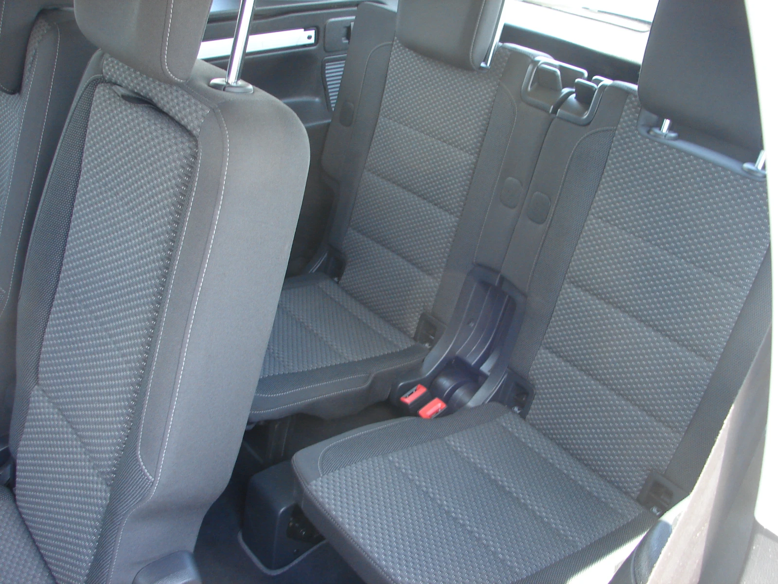 VW Touran AUTO 7МЕСТЕН, снимка 14 - Автомобили и джипове - 55115290