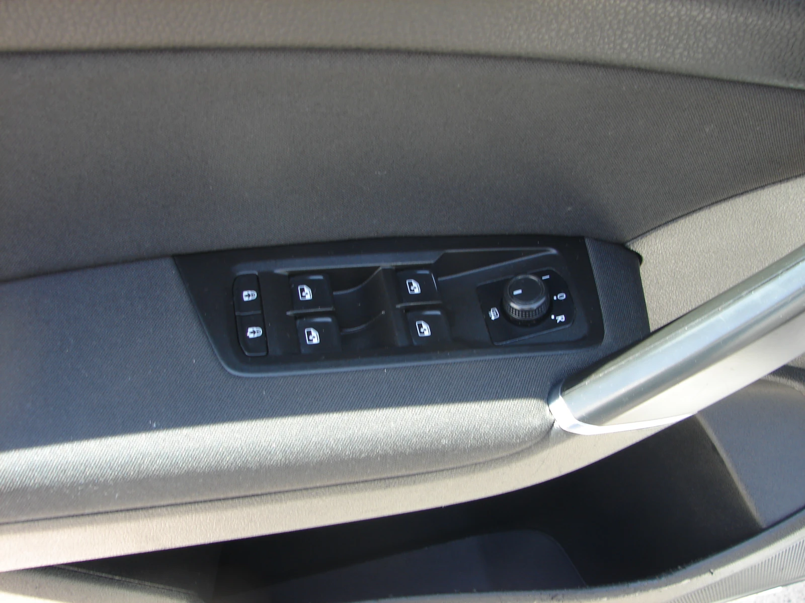 VW Touran AUTO 7МЕСТЕН, снимка 8 - Автомобили и джипове - 55115290