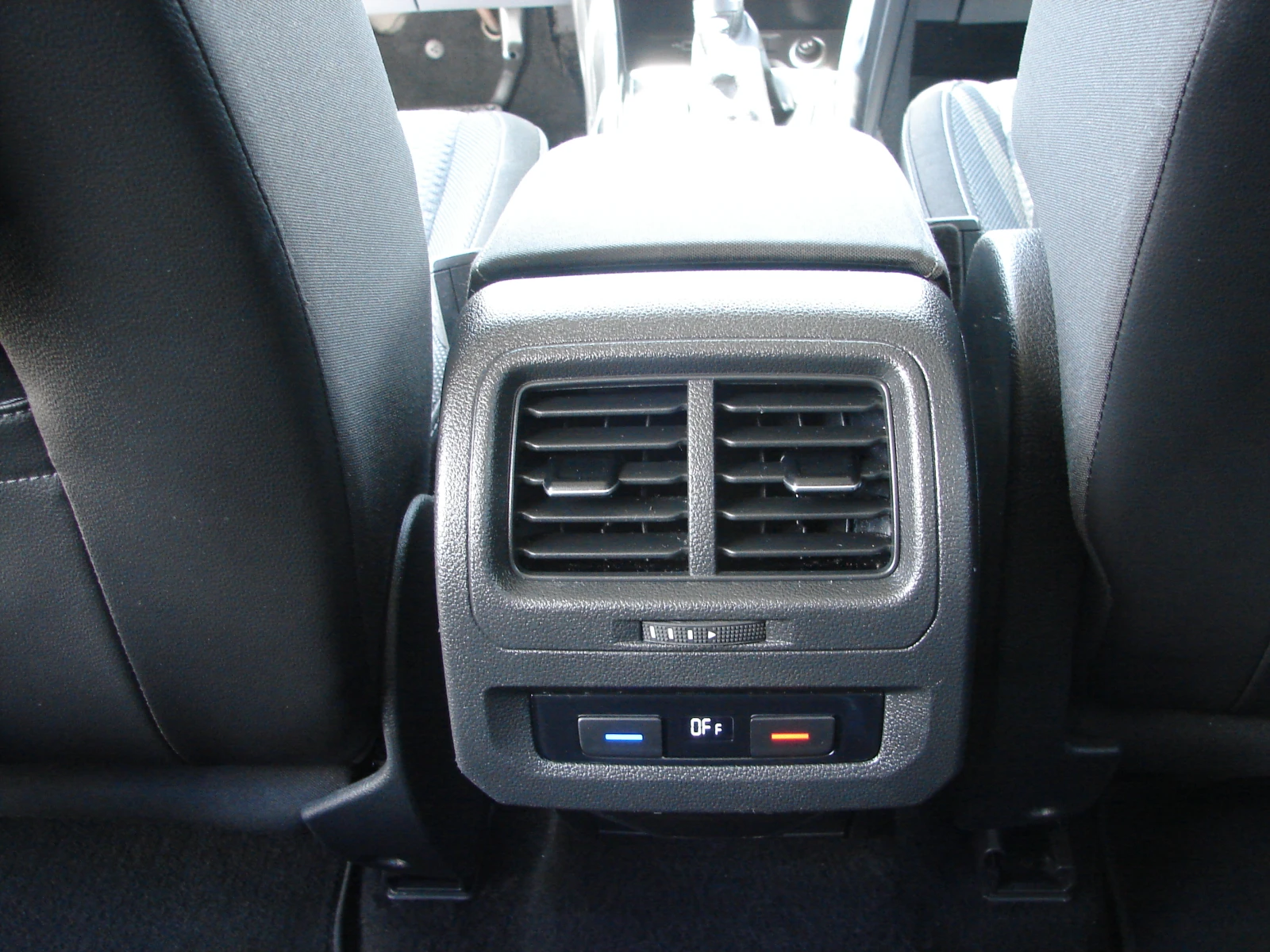 VW Touran AUTO 7МЕСТЕН, снимка 7 - Автомобили и джипове - 55115290
